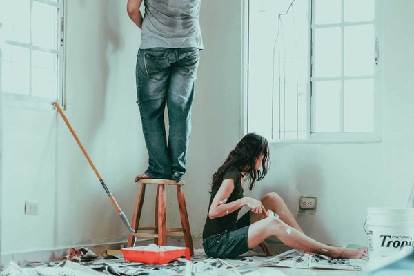 Comment choisir les bonnes couleurs et finitions pour une rénovation extérieure ?